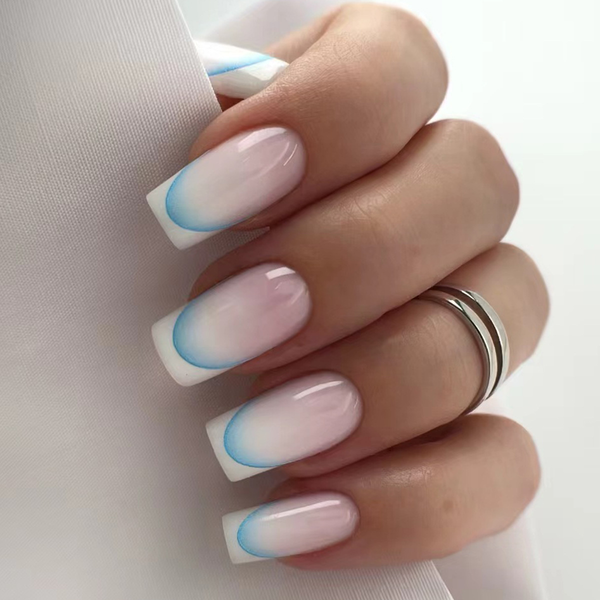 24 stuks afgewerkte nepnagels  - Nail Art French Nails recensie en prijs